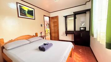 Family Condo, 2 Bedrooms, Kitchen | 1 bedroom, hypo-allergenic bedding, in-room safe, desk