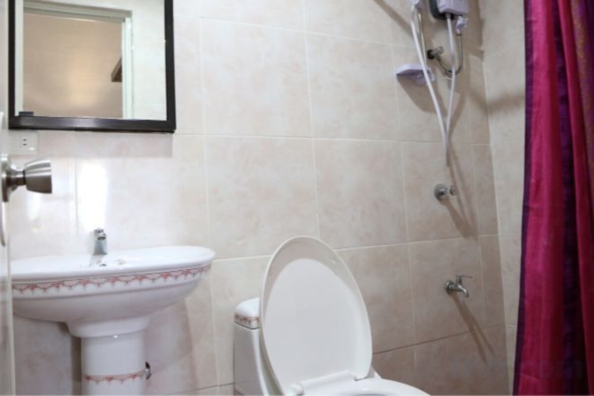 Regadera, regadera tipo lluvia, amenidades de baño gratuitas, bidet 