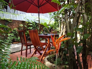 Outdoor dining - Cosy Bungalow Phu Quoc (Phu Quoc)