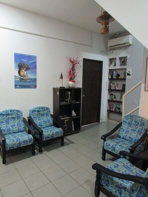 Interior - SPOT ON 89886 Backpacker's Stay Services (Kuching)