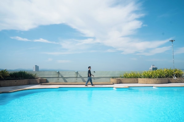 Outdoor pool, pool loungers