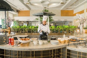 Daily buffet breakfast (THB 250 per person)