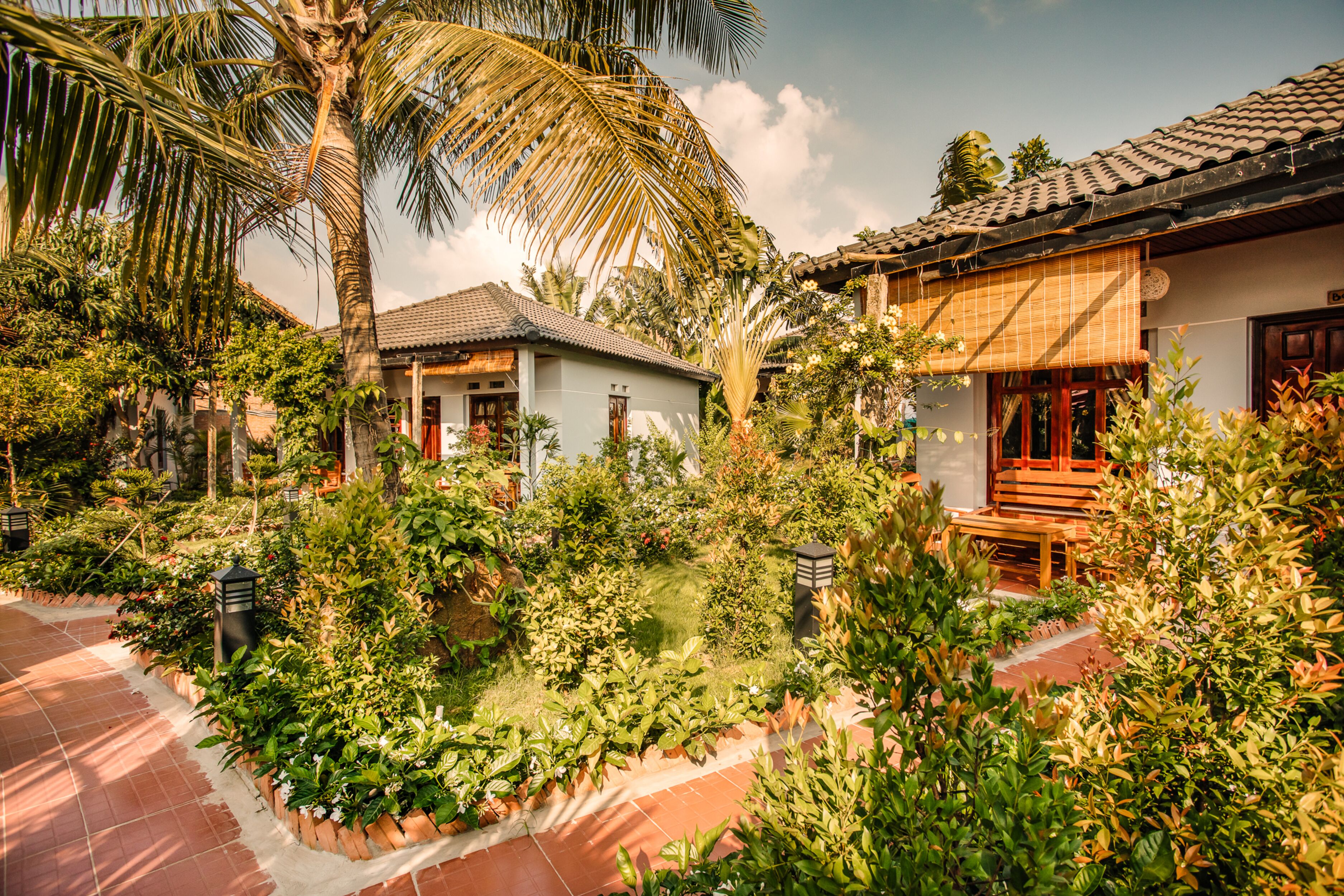 Family Bungalow with Pool View | Näkymä huoneesta