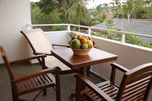 Työpöytä, äänieristys, lisävuoteet, ilmainen Wi-Fi