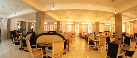 2 restaurants, breakfast, lunch, dinner served; international cuisine