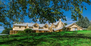 Front of property - Hillview Heritage Estate (Sutton Forest)