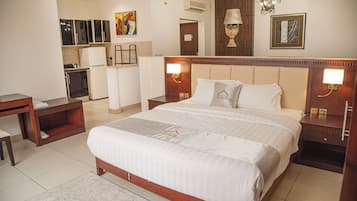 Studio | Premium bedding, minibar, in-room safe, soundproofing
