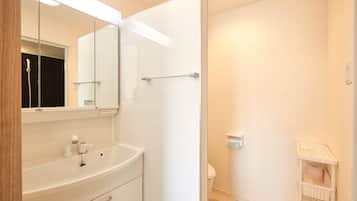 Standard Twin Room, Non Smoking | Bathroom | Separate tub and shower, deep soaking tub, free toiletries, hair dryer