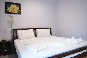 Standard Double Room | Desk, free WiFi