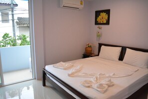 Standard Double Room | Desk, free WiFi - Z - Zee House (Krabi)
