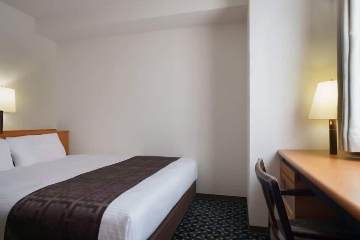 Couette en duvet d'oie, coffres-forts dans les chambres, bureau