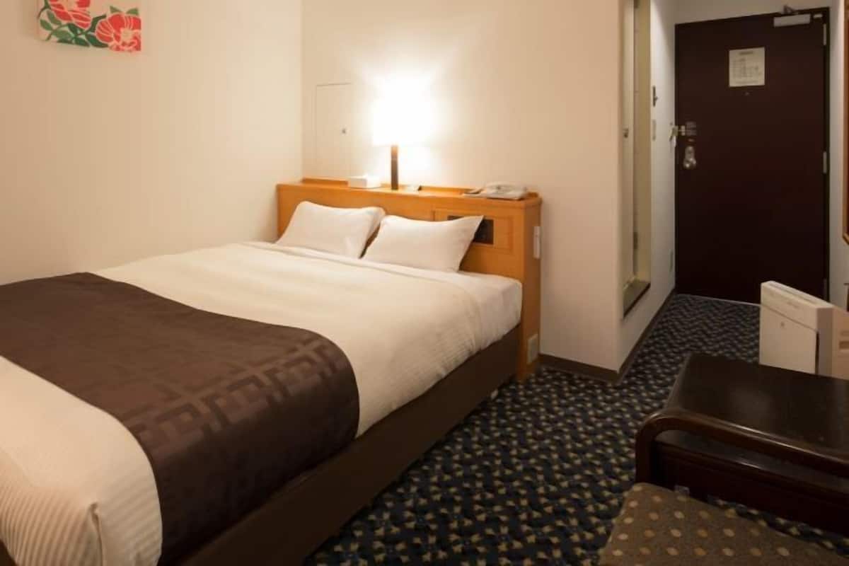 Couette en duvet d'oie, coffres-forts dans les chambres, bureau