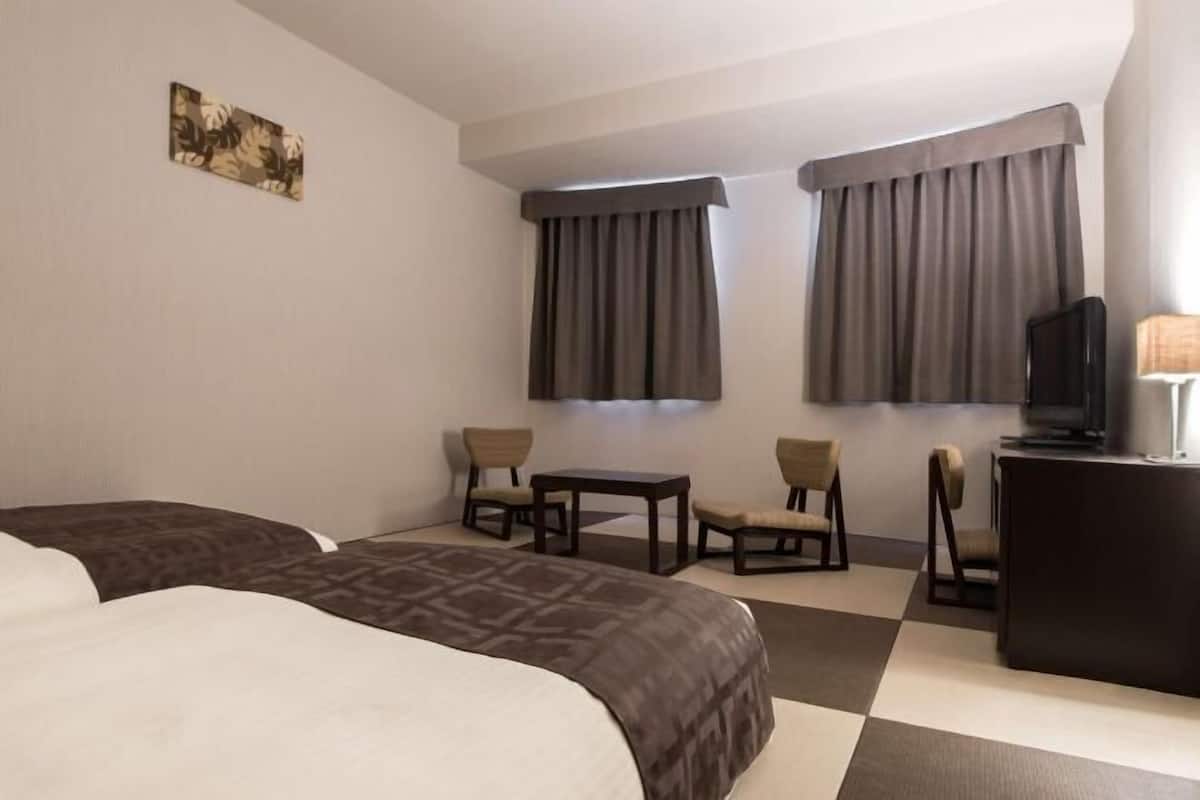 Couette en duvet d'oie, coffres-forts dans les chambres, bureau