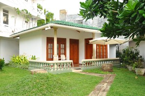 Deluxe Room | In-room safe, desk, free cots/infant beds, free WiFi