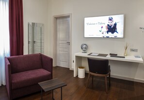 Deluxe Double Room, Partial Sea View | Room amenity - TownHouse Morgana (Reggio Calabria)