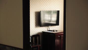 Minibar, desk, free WiFi, bed sheets