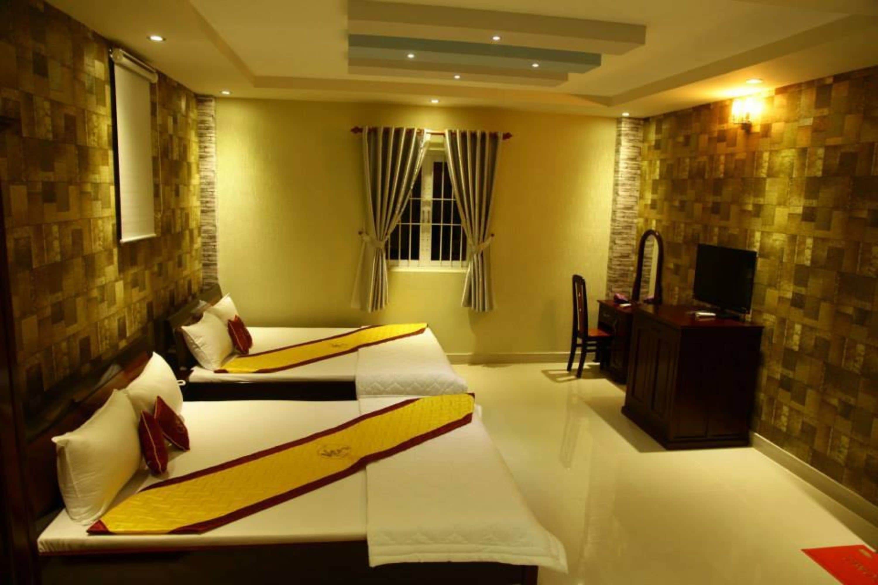 superior double room | minibar, desk, free wifi, bed sheets