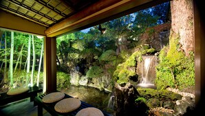星評価なしの画像、2 / 103、ボタン