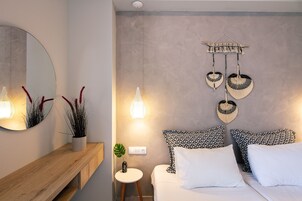 Appartement, 1 chambre, vue mer | 1 chambre, bureau, fer et planche à repasser, lits bébé (gratuits)