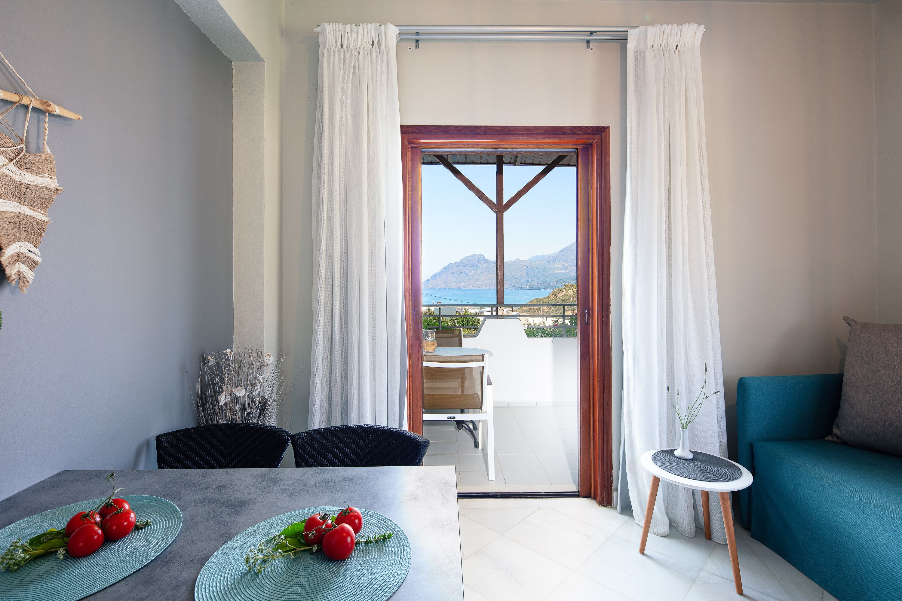 Departamento, 1 habitación, vista al mar | Área de sala de estar | Televisión de pantalla plana 