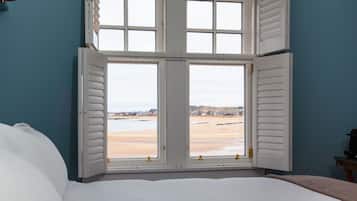 Premium kamer, 1 twee- of 2 eenpersoonsbedden | Luxe beddengoed, gratis babybedden, extra bedden (toeslag), gratis wifi