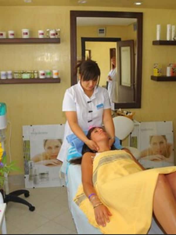 Couples treatment room(s), hot tub, steam room, Turkish bath/hammam