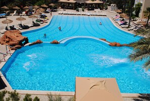 Indoor pool, outdoor pool, pool umbrellas, sun loungers - Joya Paradise (Djerba Midun)