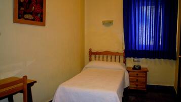 Eenpersoonskamer | Individueel gedecoreerd, verduisterende gordijnen