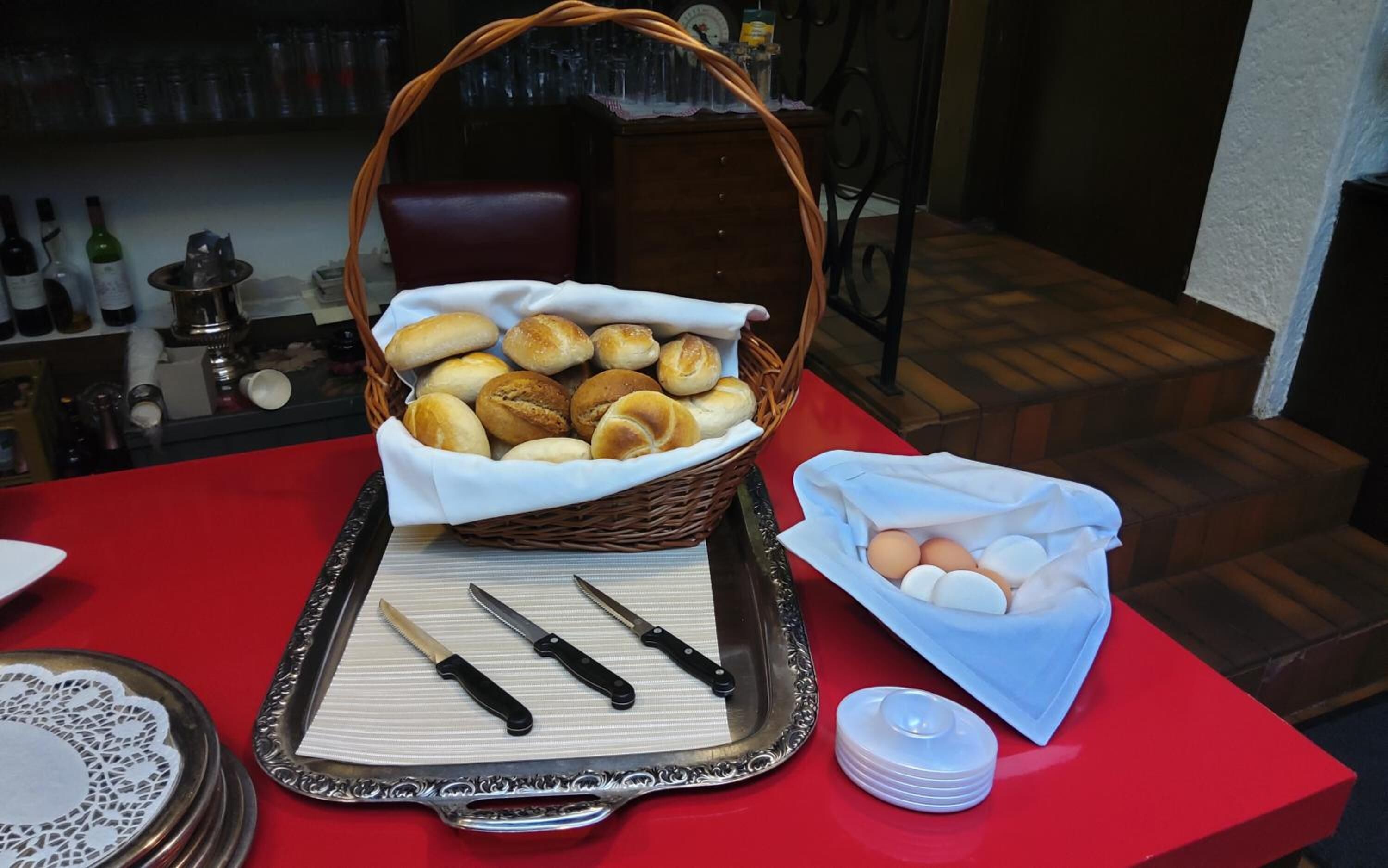 lunch and dinner served, mediterranean cuisine