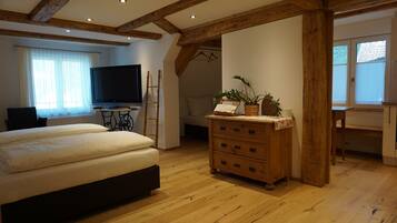 Premium Triple Room, 1 Bedroom, Mountain View | 1 bedroom, premium bedding, desk, iron/ironing board