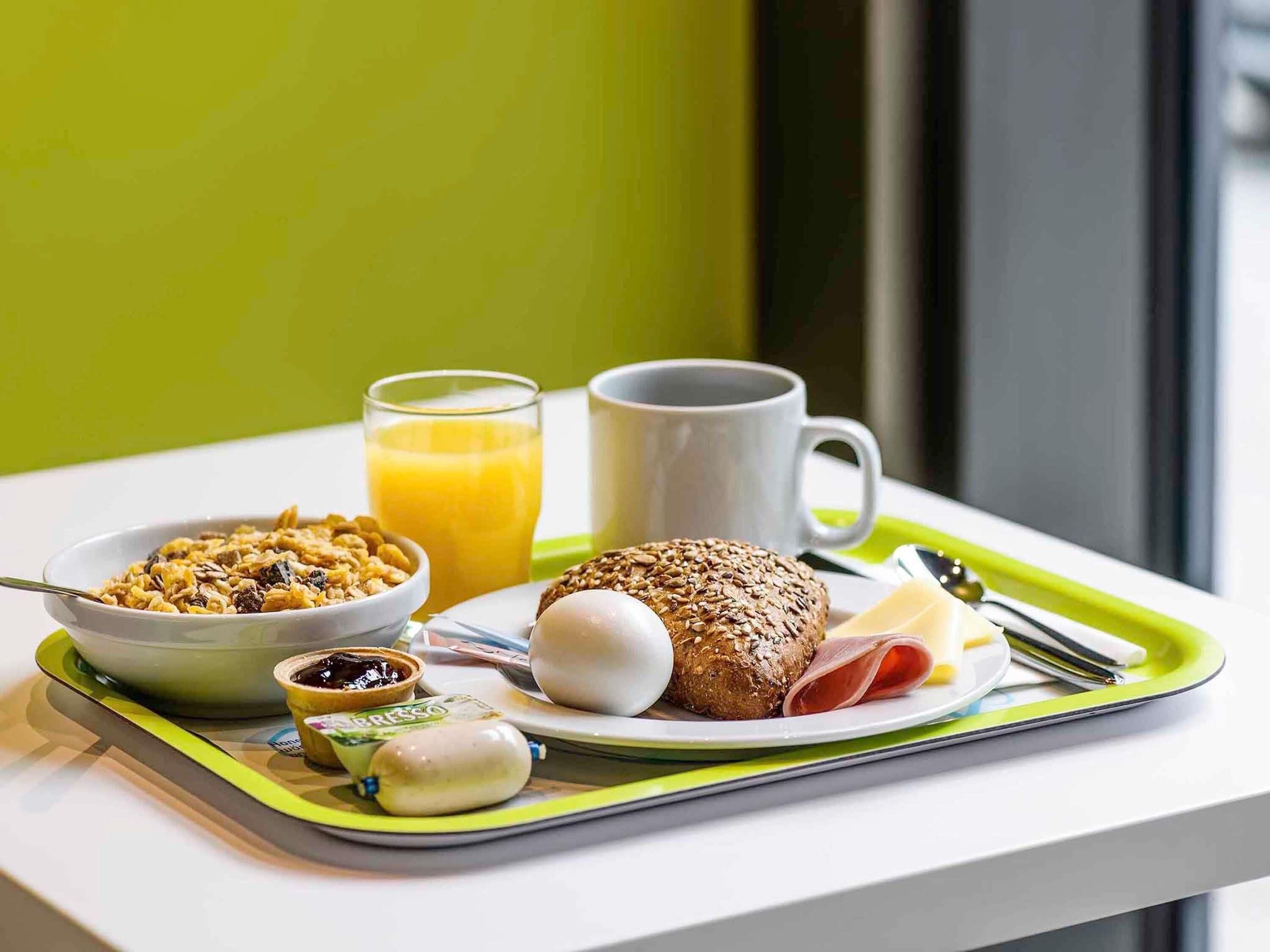 Frokostbuffé hver dag (EUR 12 per person)