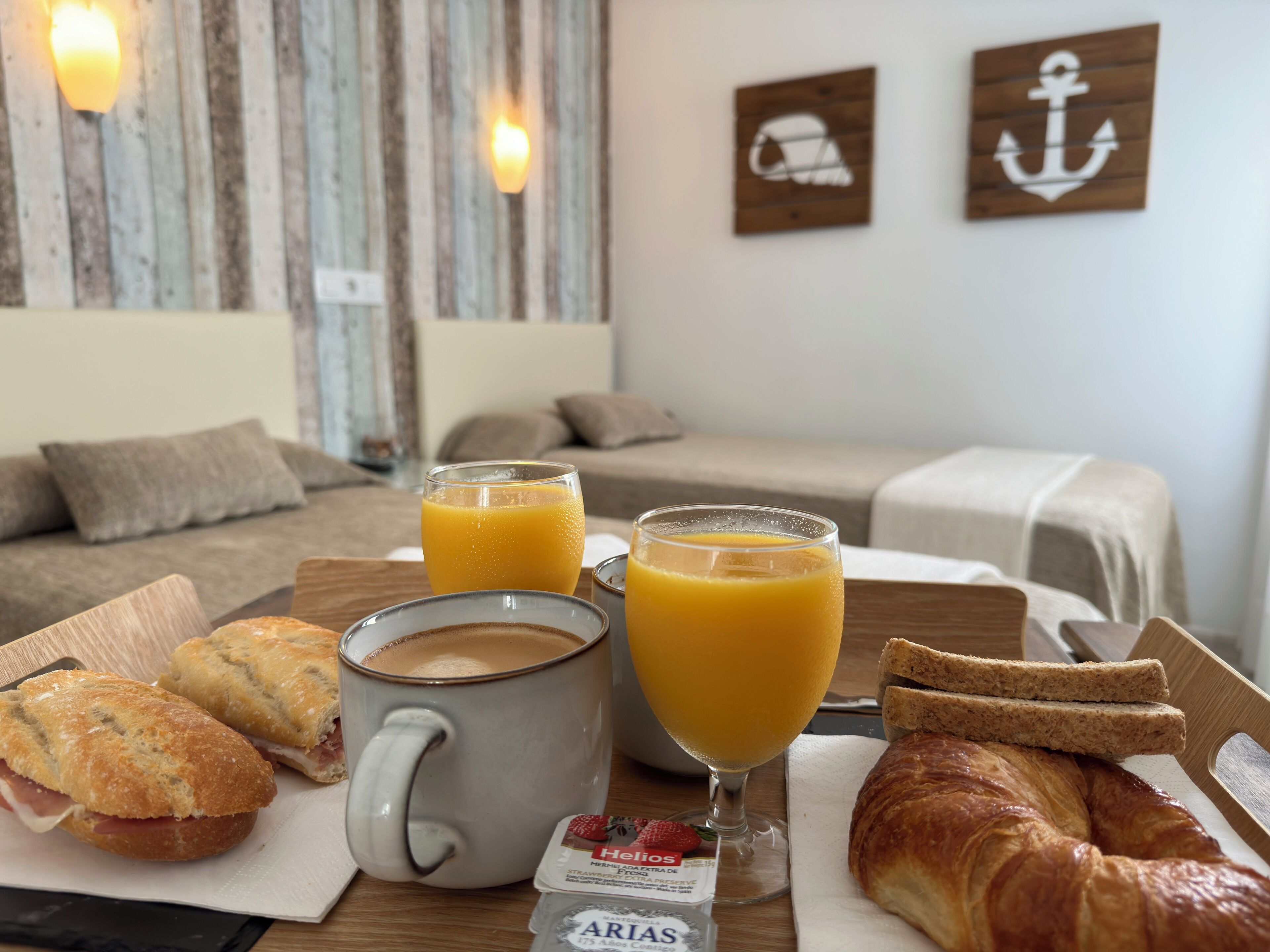 Desayuno continental (EUR 7.00 por persona) 