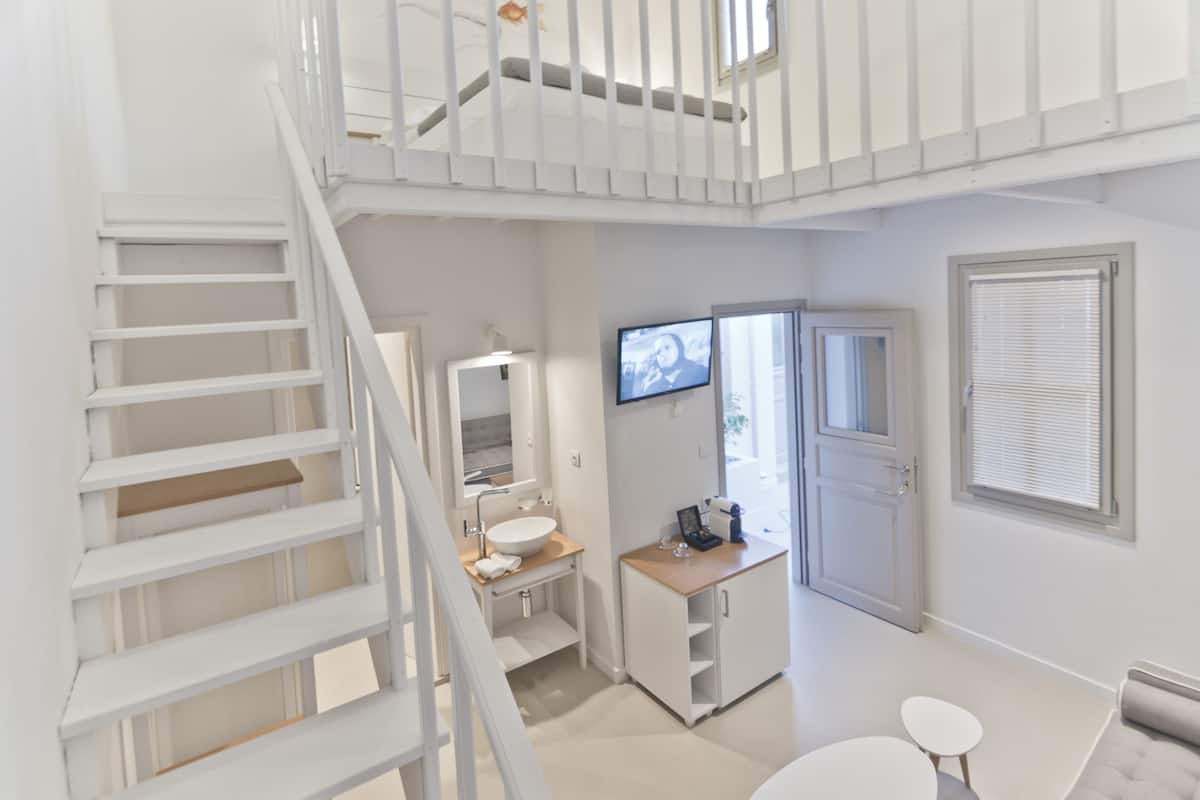 Family Duplex | Living area | 32-inch TV with cable channels