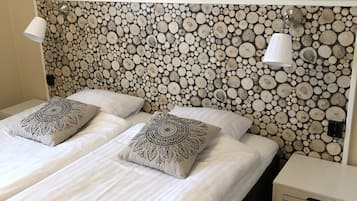 Double Room | Blackout drapes, cribs/infant beds, rollaway beds, free WiFi