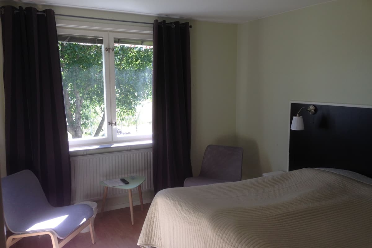 double room | blackout curtains, cots/infant beds, rollaway beds, free wifi