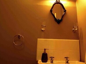 雙人房, 獨立浴室 (Callow Room) | 浴室