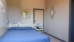 双人房或双床房 | 遮光窗帘、免费 WiFi