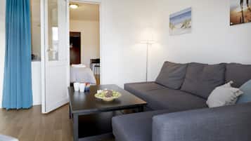 Double Room | Laptop workspace, blackout drapes, free WiFi, bed sheets