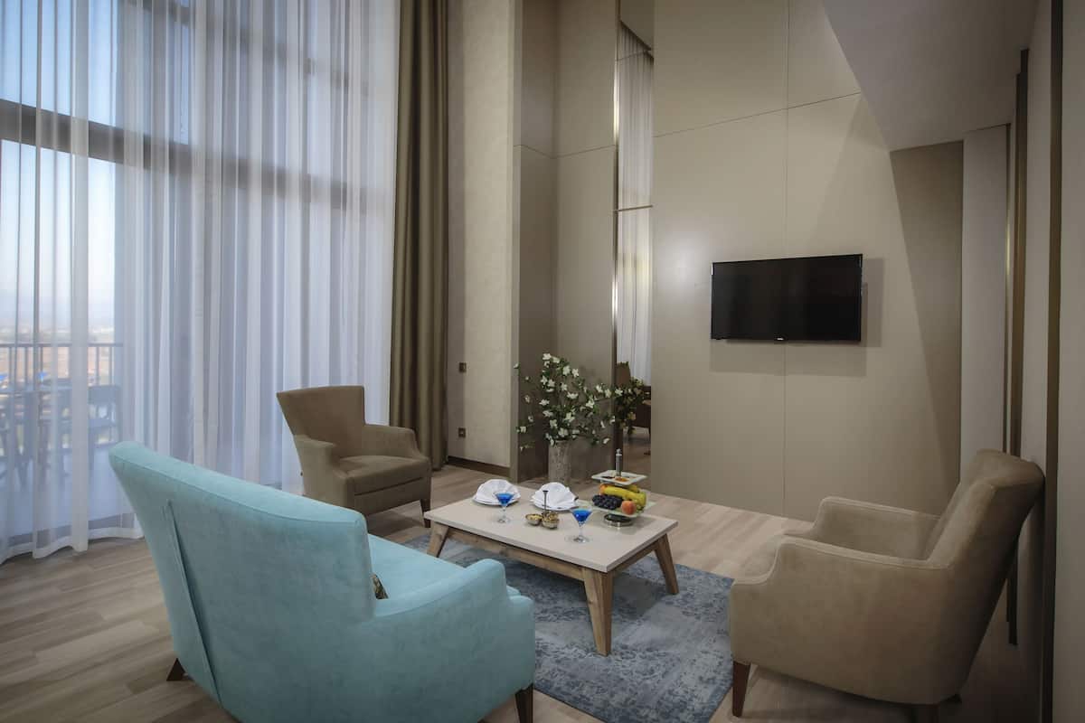 Hochwertige Bettwaren, kostenlose Minibar, Zimmersafe, Schreibtisch