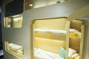 Chambre, salle de bains commune | Fer et planche Ă repasser, Wi-Fi gratuit, draps fournis