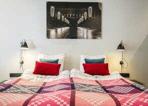 Iron/ironing board, free WiFi, bed sheets