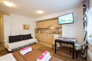 Suite studio Deluxe, cuisine | Vue de la chambre