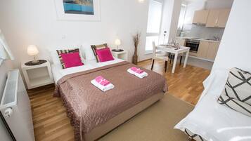 Deluxe Studio Suite, Kitchen | View from room