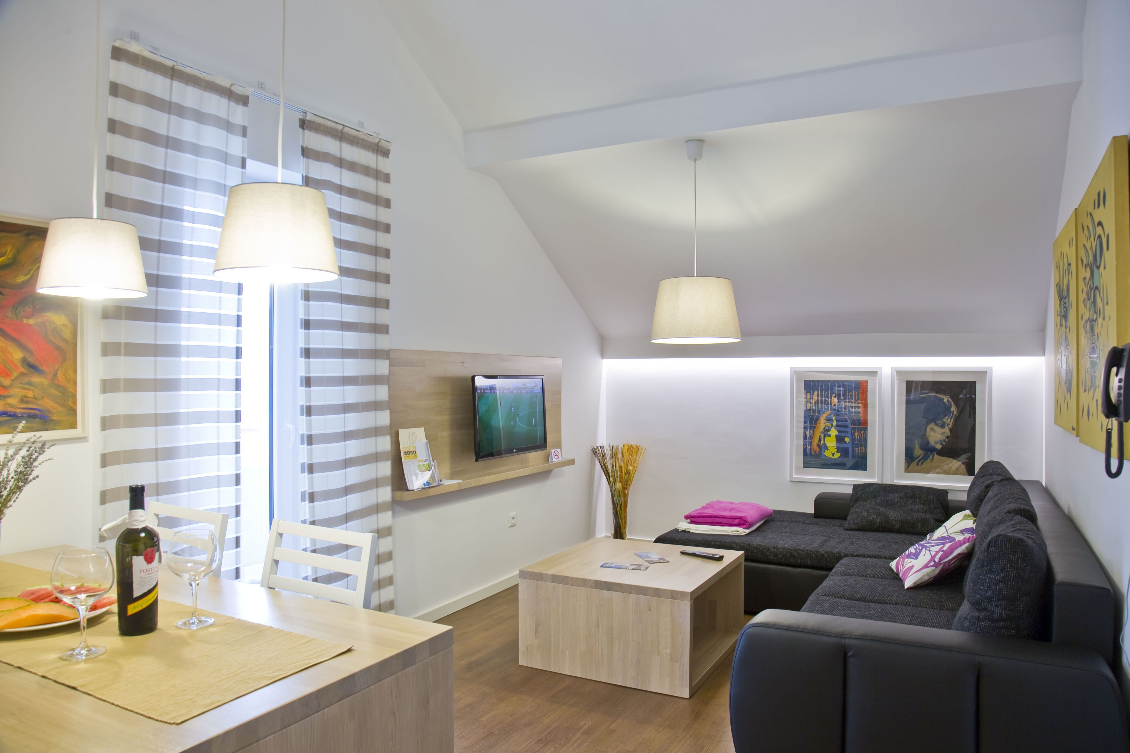 Deluxe Apartment, 1 Bedroom, Terrace | Living area