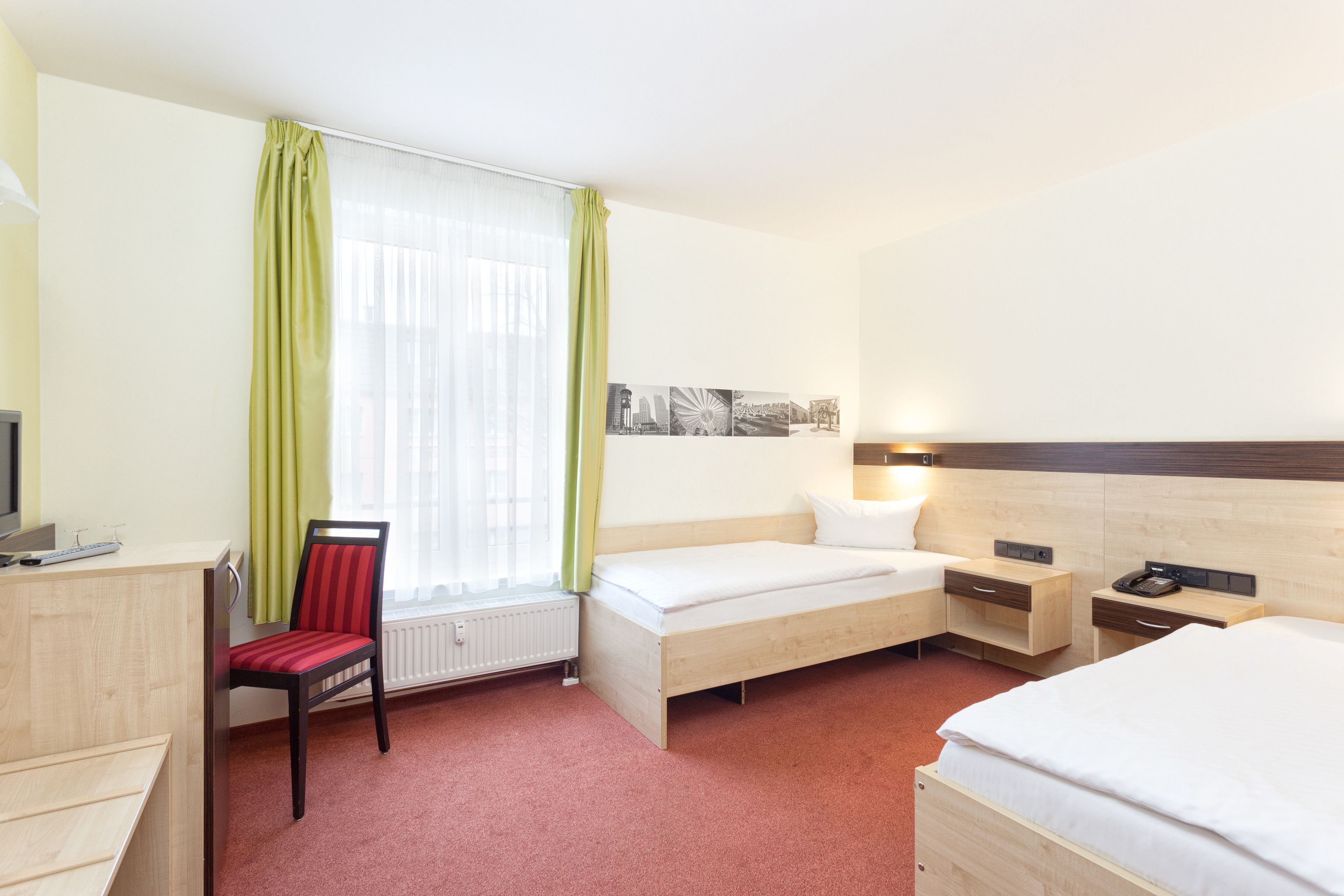 twin room | desk, blackout curtains, free wired internet, bed sheets