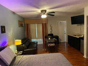 Free WiFi, bed sheets - Delux Inn Clearwater (Clearwater)