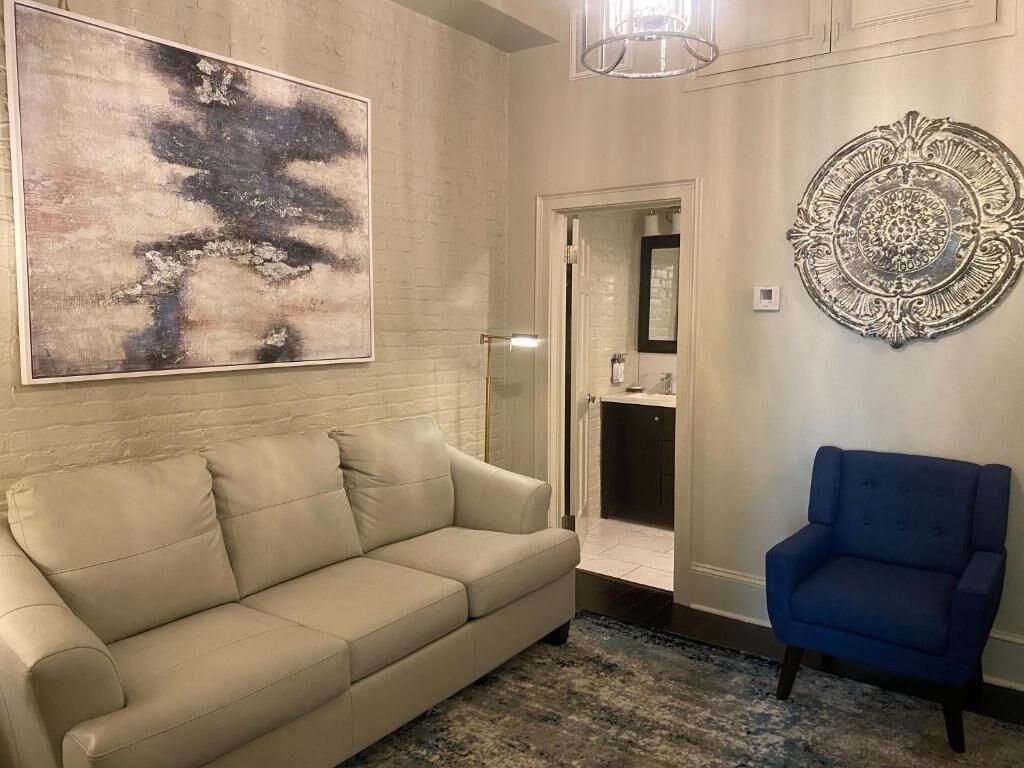 Photo - La Galerie French Quarter Hotel