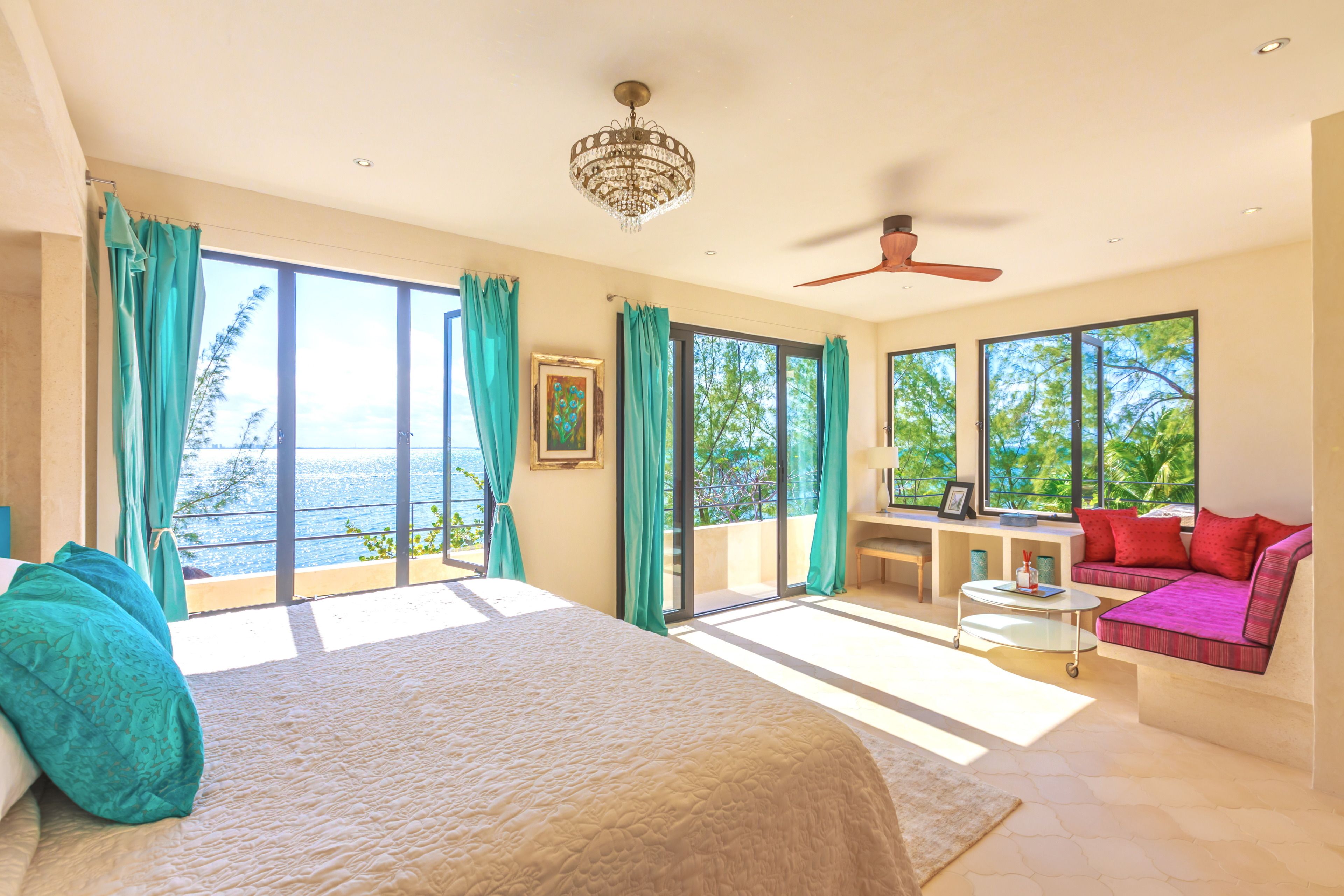 Premier Luxury Ocean view King Suite with terrace | In-room safe, desk, free WiFi