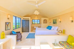 Luxury Penthouse Ocean view King suite with Terrace | In-room safe, desk, free WiFi - Villa Encantada by Coco B Isla (Isla Mujeres)