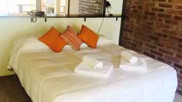 Basic Apartment | 2 bedrooms, free WiFi, bed sheets